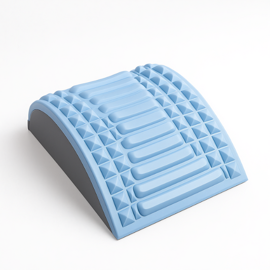 Ergonomisk ryggsträckare i blått minnesskum med akupressurpunkter – lindrar stelhet, förbättrar hållning och minskar ländryggssmärta.